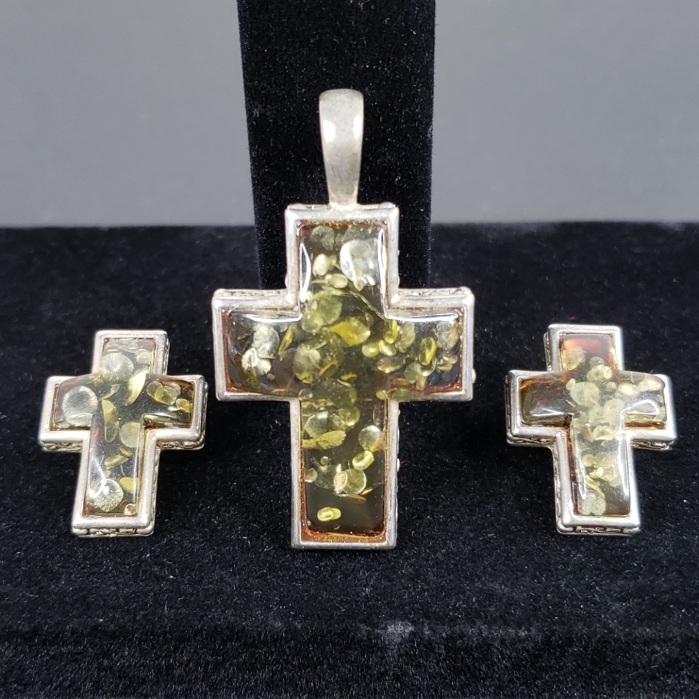 Filigree Cross Earrings and pendant.    N1